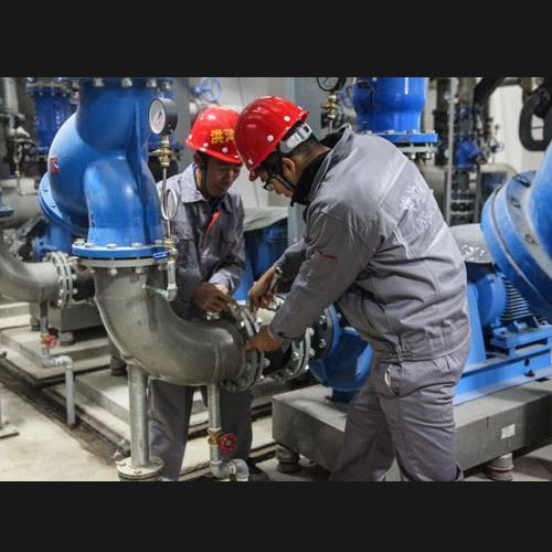 淮安工厂设备维修现场